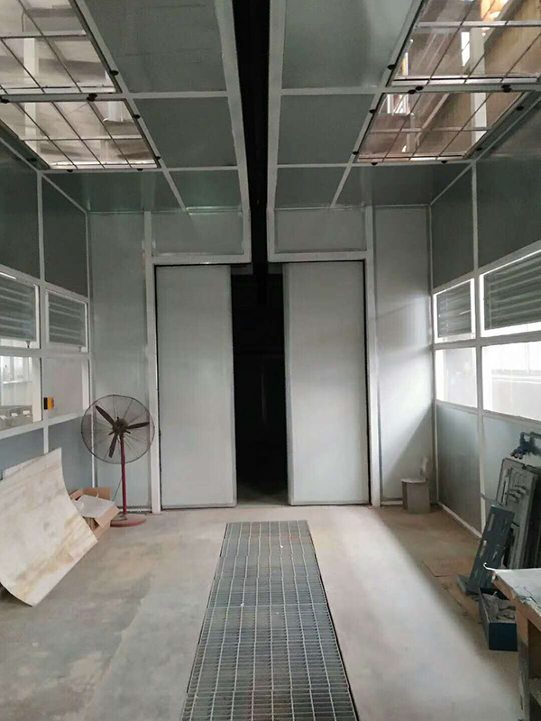 行吊式喷房